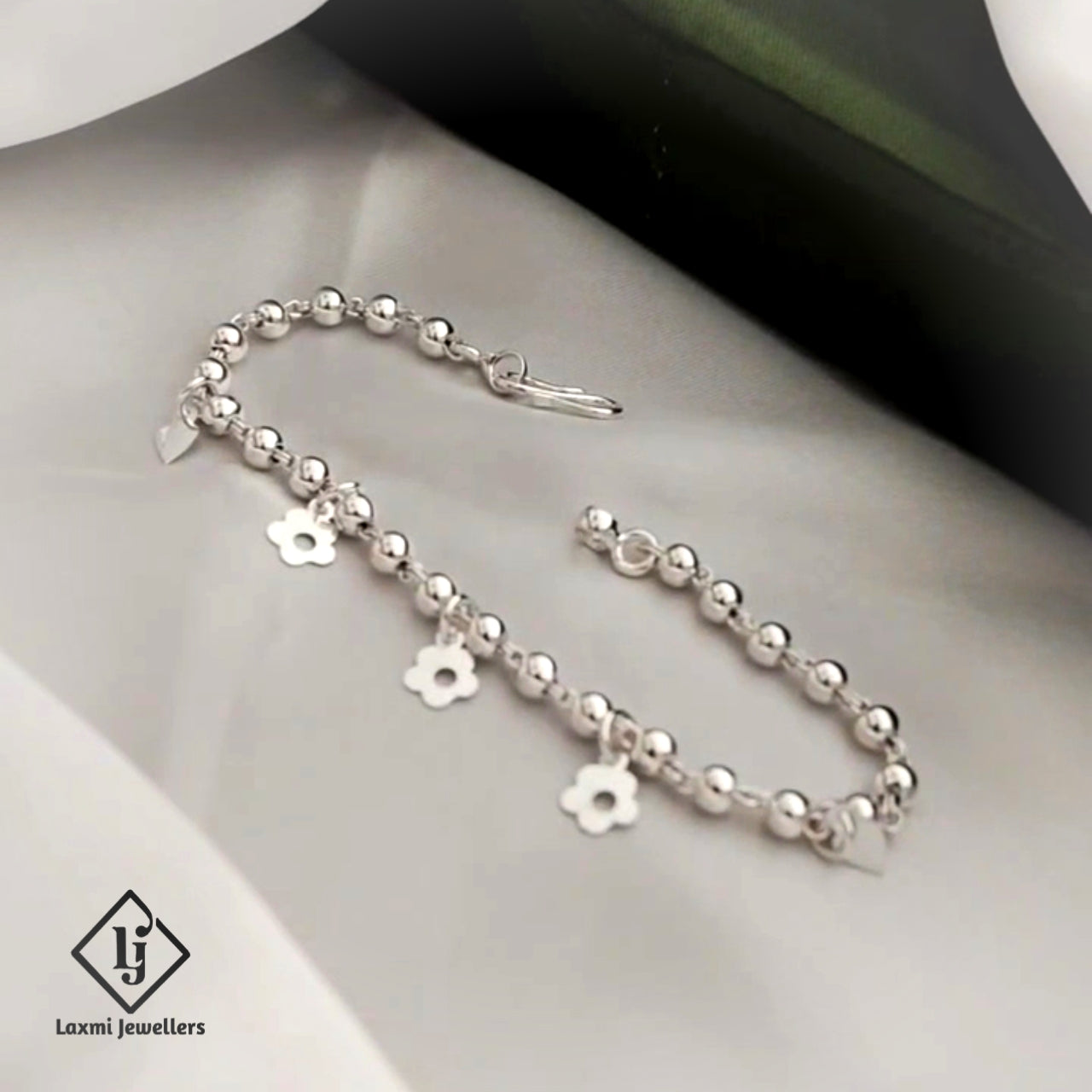 925 Silver Floral Charm Bracelet for Women – Cute Heart & Flower Design
