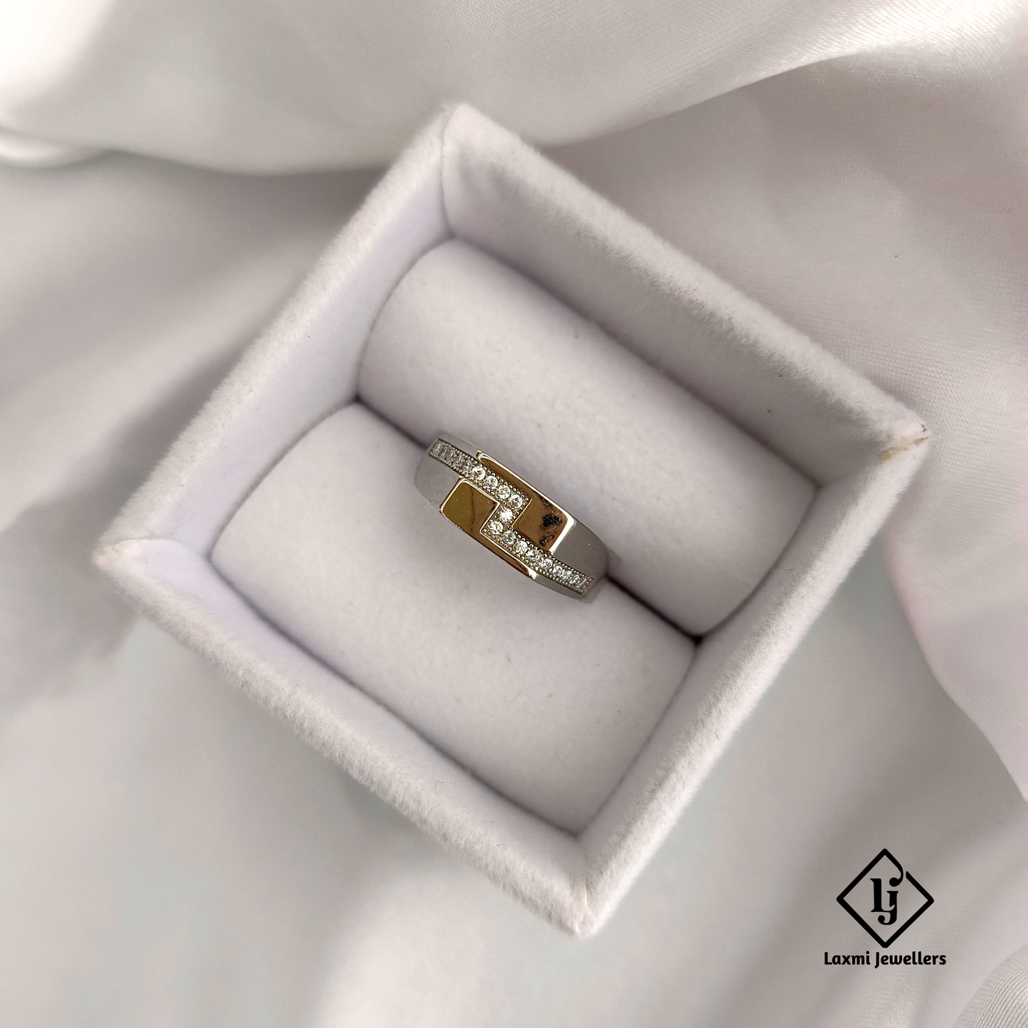 Elegant Silver Men’s Ring with CZ Diamonds – Modern Geometric Design