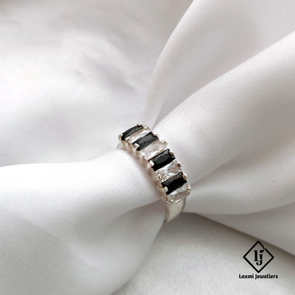 925 Sterling Silver Black and White Baguette Ring – Modern, Elegant Design