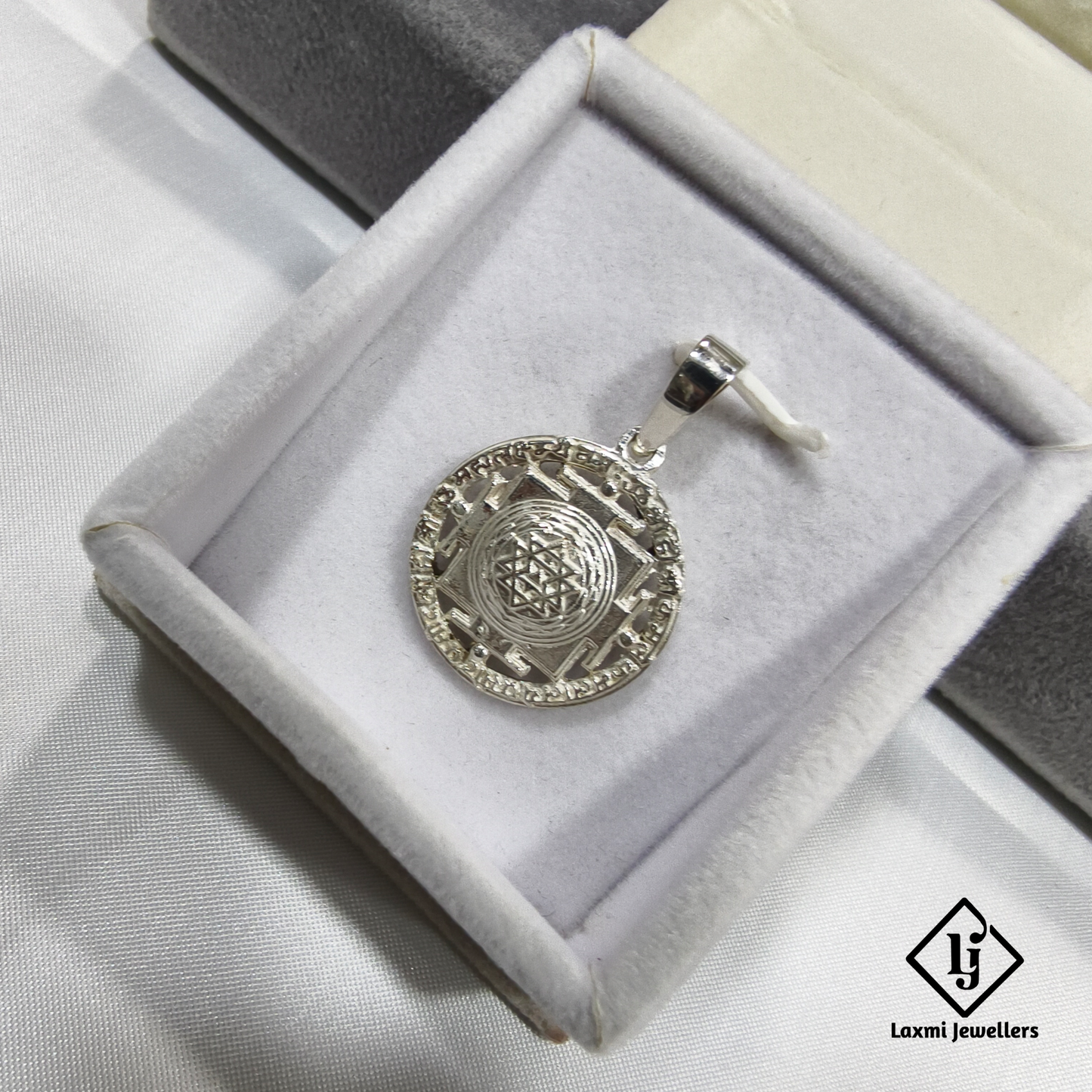 925 Silver Shree Yantra Pendant for Wealth, Prosperity & Protection
