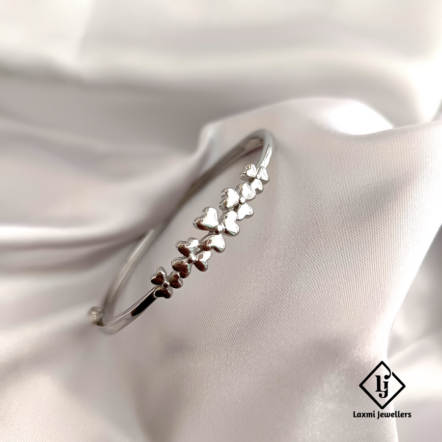 925 Sterling Silver Heart Cluster Kada Bracelet for Women – Stylish & Elegant Design