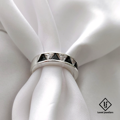 925 Sterling Silver Black and White Triangle-Cut Band Ring