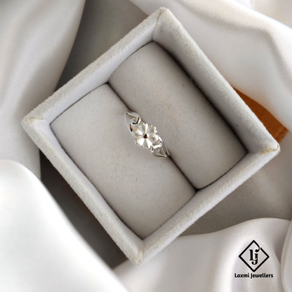 925 Sterling Silver Flower Ring - Delicate Blossom Design