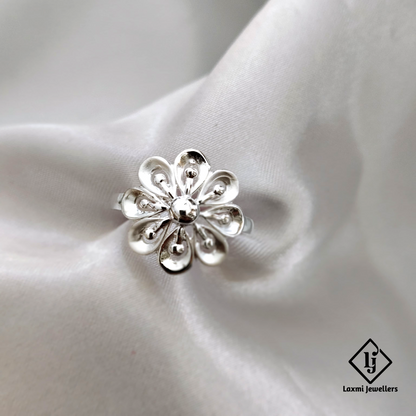 Sterling Silver Floral Designer Ring – Elegant Flower Design – Premium Women’s Jewelry