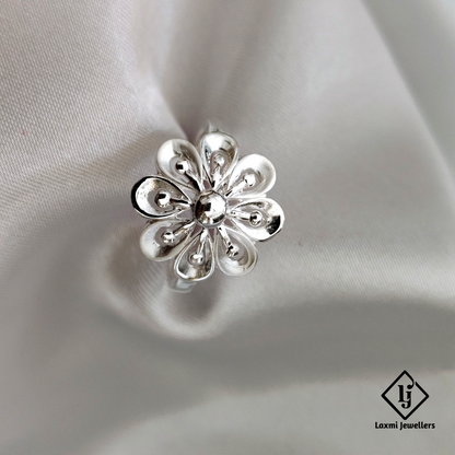 Sterling Silver Floral Designer Ring – Elegant Flower Design – Premium Women’s Jewelry