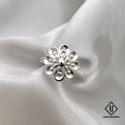 Sterling Silver Floral Designer Ring – Elegant Flower Design – Premium Women’s Jewelry