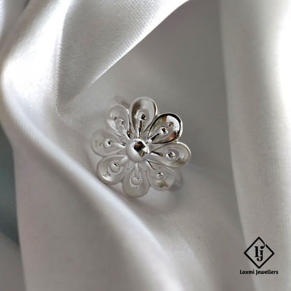 Sterling Silver Floral Designer Ring – Elegant Flower Design – Premium Women’s Jewelry