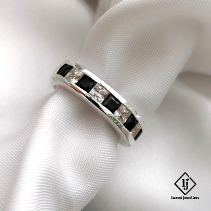 925 Sterling Silver Ring with Black & White Princess-Cut CZ Stones – Unisex Band Ring